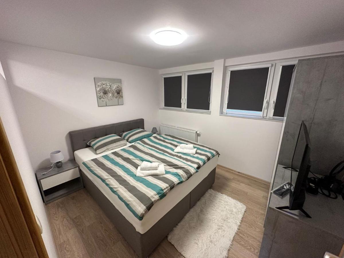Centar Apartment คาปรินา ภายนอก รูปภาพ