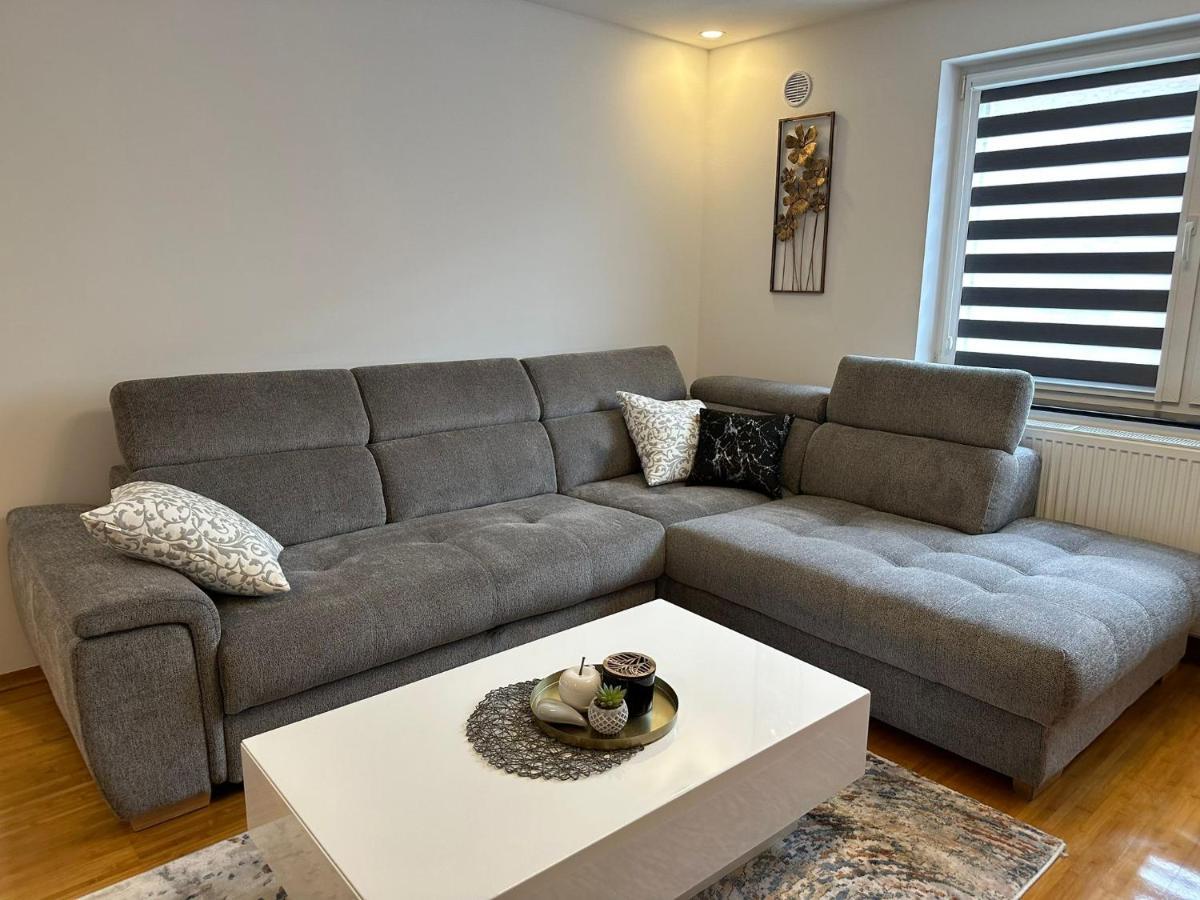 Centar Apartment คาปรินา ภายนอก รูปภาพ