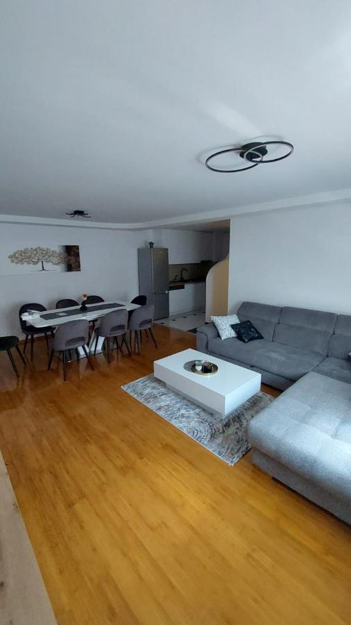 Centar Apartment คาปรินา ภายนอก รูปภาพ
