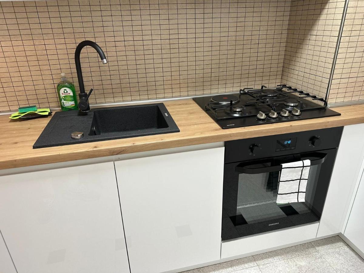 Centar Apartment คาปรินา ภายนอก รูปภาพ