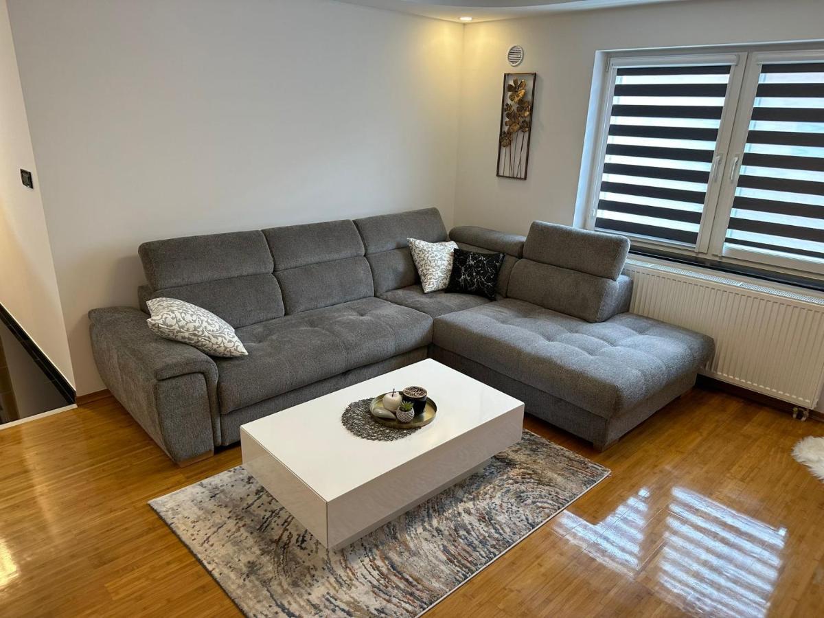 Centar Apartment คาปรินา ภายนอก รูปภาพ