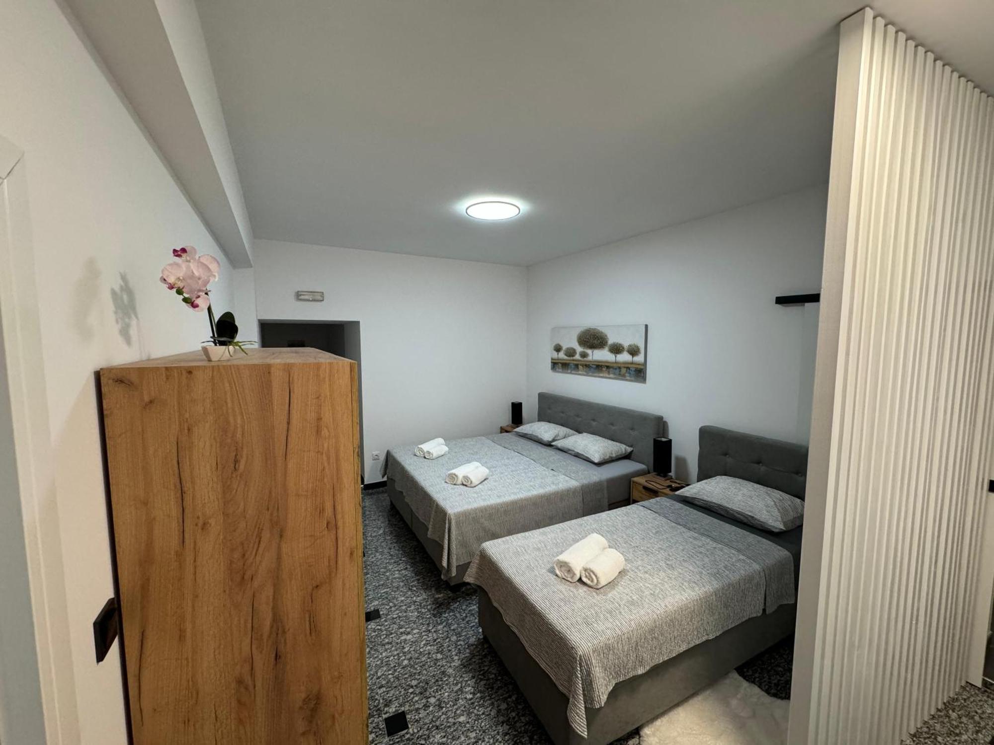 Centar Apartment คาปรินา ภายนอก รูปภาพ
