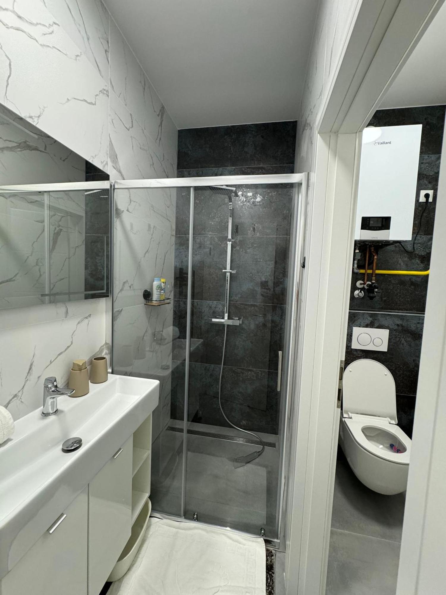Centar Apartment คาปรินา ภายนอก รูปภาพ